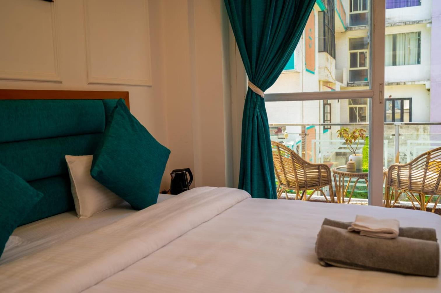 Hotel The Moksham Rishīkesh Dış mekan fotoğraf